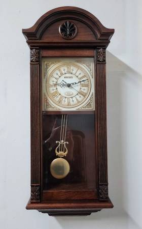 Seiko R Wave Wall Clock Walnut 1