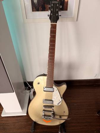 Gretsch Electromatic guitar 1