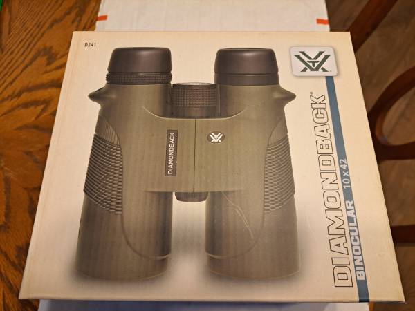 Vortex Diamondback 10x42 Binoculars (Model D241) 1
