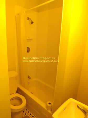 $1,975 / 1br - Sunny well-maintained 4 rm 1br 1ba 1st fl unit TOP LOCATION!!  10/1 (Arlington - Minutes from Alewife)63828339274755124