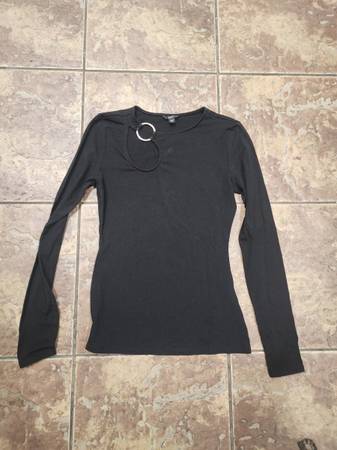 Like New Black Guess Long Sleeve T-Shirt Size XS 1