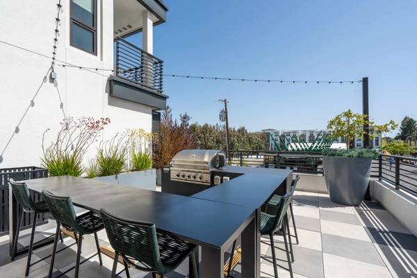$3,908 / 1br - 742ft2 - Alquiler y solicitudes en línea, duchas extragrandes, 1/hab 1/ba (vista a la montaña)63658013717761120