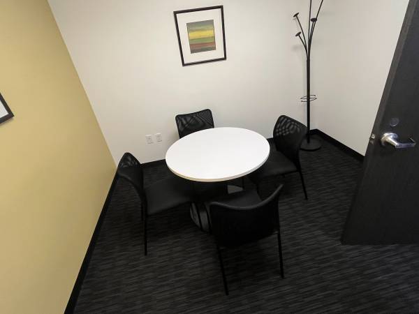$189 Hourly Meeting Rooms & Day Offices at Regus Renton (Renton)64211557590786123