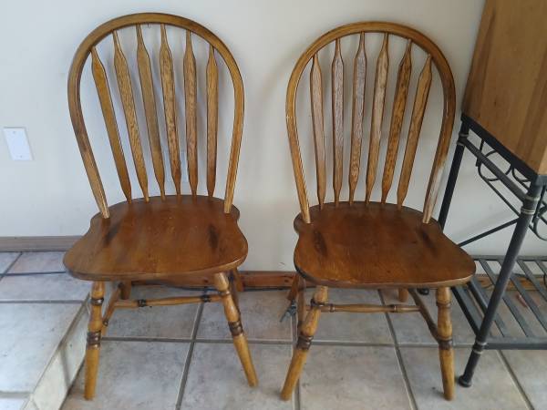 Pair of chairs 1