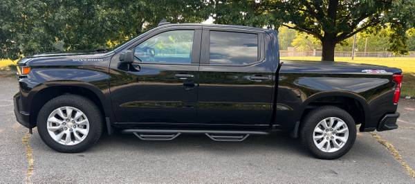 2022 Chevrolet Silverado 1500 custom 4 x 4 - $28,500 (Louisville, Kentucky)63654696075267123