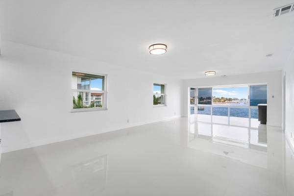 $409.900 / 2 hab - 1194 pies² - *** Hermoso condominio frente al canal intracostero - Qué vista *** (Riviera Beach)63379686167171124