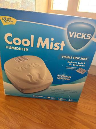 Vicks Cool Mist Humidifier 1