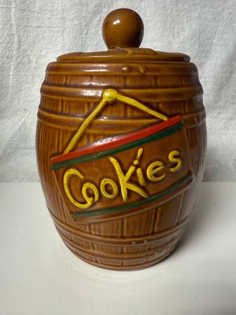 Vintage Brown Ceramic Whiskey Barrel Cookie Jar 1