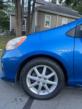 Toyota Prius C (equipado con acabado completo) - $6,250 (Stoughton)63623750913155123