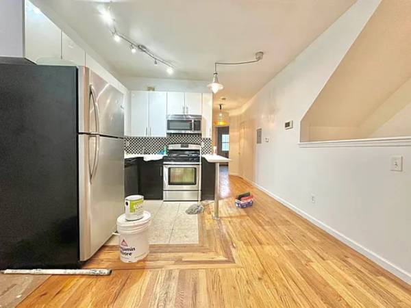 $4,800 / 4br - Spacious 4 Bedroom, 2.5 Bath Duplex with Laundry in Unit and Private Backyard (Ocean Hill)63809066698371121