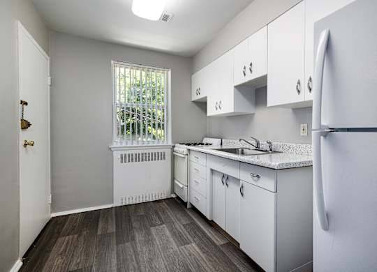 $1,205 / 2br - 800ft2 - Dishwasher (In some units), Ceiling Fan, Bark Park (5927 Suson Pl, St. Louis, MO)63770209456769122