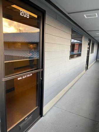 Sweet private office space 1