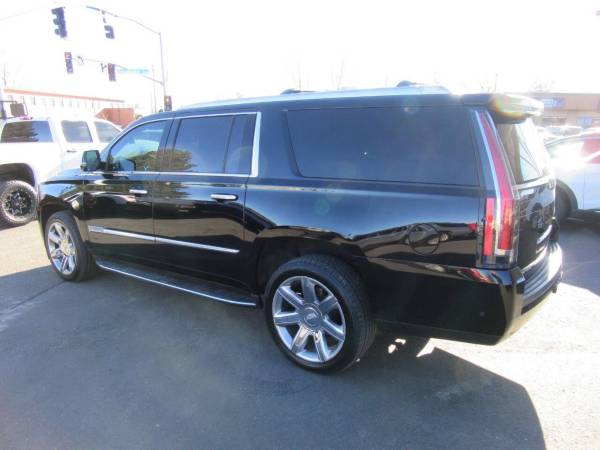 2018 Cadillac Escalade ESV Lujo 4dr SUV 4x4 tracción a las cuatro ruedas - $27,995 (1503 Broadwater Ave, Billings, MT 59102)63442949992065124