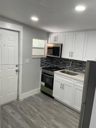 Beautifully renovated spacious bedroom 1 bathb 1