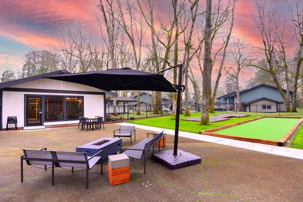 $1,899 / 2br - 1046ft2 - Washer/Dryer, Cable Ready, Resident Lounge (8200 Bridgeport Way Southwest, Lakewood, WA)63845962736131124