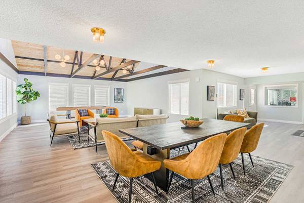 $1,695 / 2br - 900ft2 - Window Coverings, 24/7 Emergency Maintenance, Extra Storage (3710 SE Concord Rd, Portland, OR)63999315443842121