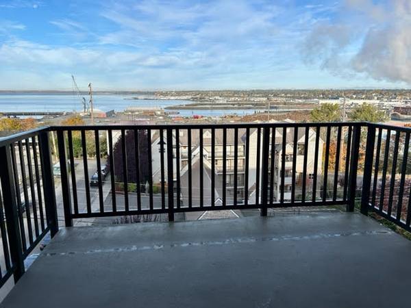 $2495.00 / 2br - 1200ft2 - Bay View Unit for Rent - Top Floor!63920958636547122