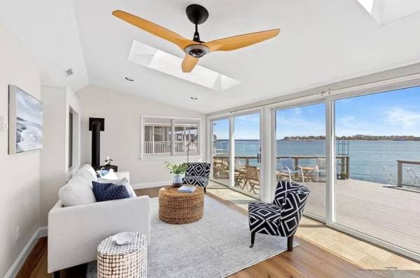 $1 / 3br - Enjoy serene oceanfront home with harbor views. (Scituate, MA)63892102619523124