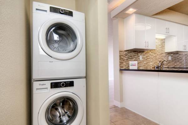 $3,542 / 1br - 932ft2 - Dishwasher, Recycling Center, Garden Tub in Bathroom (burlingame)63668012132355121