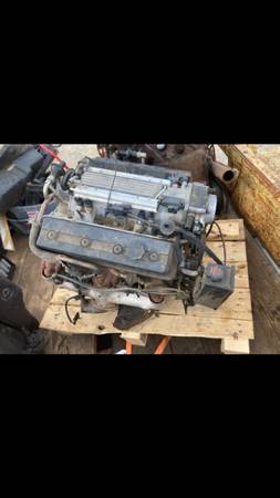 LT-1 C4 Corvette motor 1