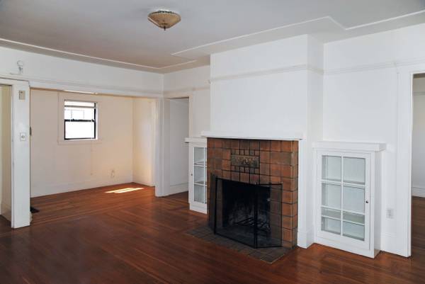 $3,000 / 2br - Adams Point cottage with lots of old world charm!!! (oakland lake merritt / grand)63946671117570121