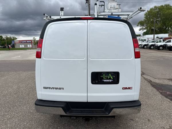 2018 GMC SAVANA 3500 3 PUERTAS FURGÓN DE CARGA 6.0L V8 TRASERA AUTOMÁTICA DE 6 VELOCIDADES 92K - $19,950 (LA MOTORSPORTS WINDOM, MN)63489879626755122