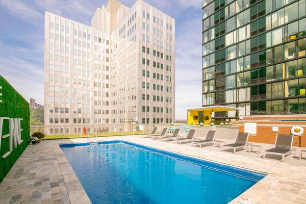 $1,385 / 1br - 595ft2 - Keyless Entry, Elevator, Air Conditioning (Cultural District)64013373473665122