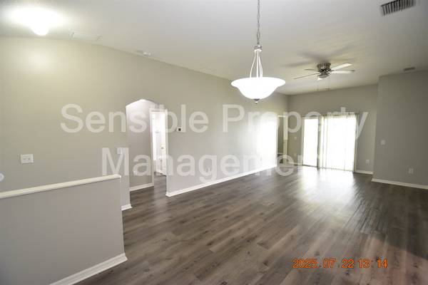 $1,895 / 4br - 1444ft2 - 12033 Butler Woods Cir. Summerfield, LVP floors, new appliances, fans. (Riverview)63991085783042123