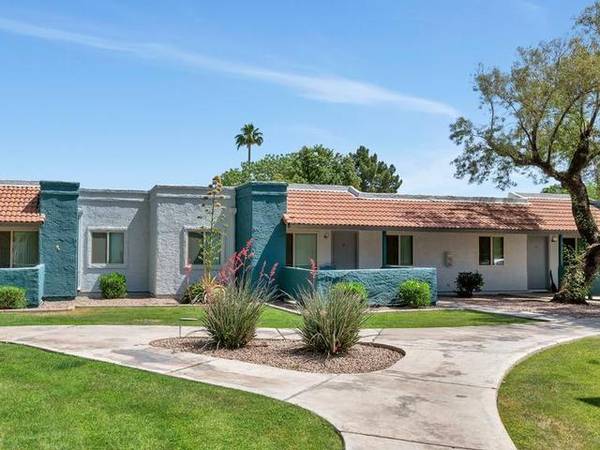 $1,350 / 2br - 900ft2 - Play Area, New Upgraded Kitchens, Ceiling Fans, 24-Hour Maintenance (Chandler, Arizona)64024825895683122