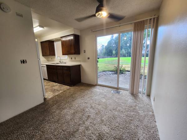 $1,595 / 2br - 1056ft2 - Coburg Road Area (Eugene)63977278914051123