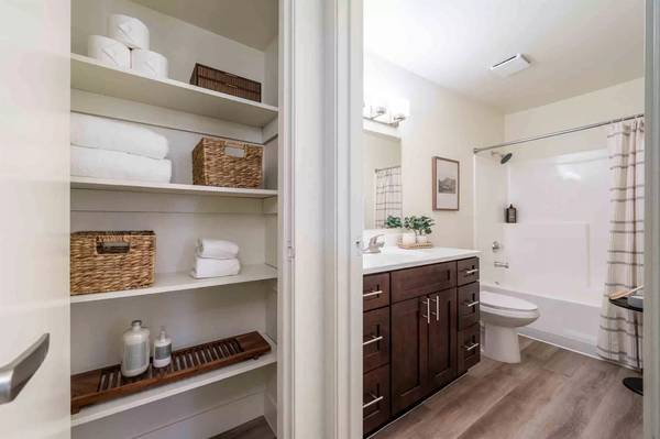 $2,245 / 3br - 1200ft2 - 3 BR, 2 BA. ¡Traiga a sus mascotas! ¡Aquí les encantará! ¡Visítenos hoy! (Tempe)63623968971009121