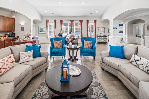 $1,855 / 3br - 1303ft2 - Dilworth Apartments- One Month FREE! (Asheville)64029376102658124