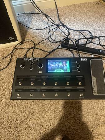 HeadrushMultiEffectPedal (2010s) 1