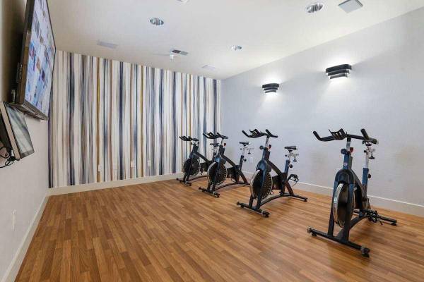 $2,535 / 1br - 748ft2 - Fully Equipped Kitchens, Fitness Center, Wood-Style Flooring (concord / pleasant hill / martinez)64030487230850121