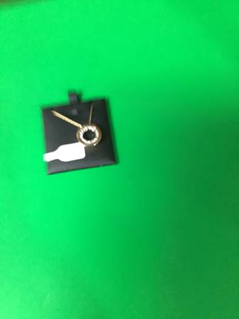 Gold diamond pendant 1