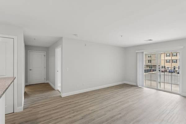 $2,310 / 1br - 1103ft2 - Fully Equipped Kitchen, Large Closets, Central Air Conditioning (95 Filley St, Bloomfield, CT)63989075671811122