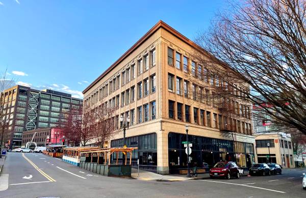 $725 / 160ft2 - West End office (917 SW Oak #213)63999315900419124