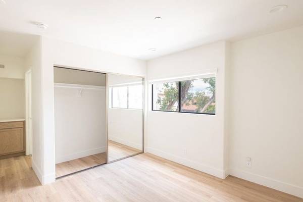 $2,645 / 2br - A must see property, 24/7 Emergency Maintenance, 2 bedroom (423 North Oxford Avenue, Los Angeles, CA)63840112676867123