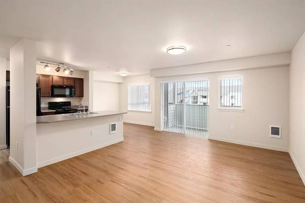 $2,039 / 2br - 982ft2 - Check us out! We offer washers and dryers in all of our apartments! (Auburn)63885005408643124