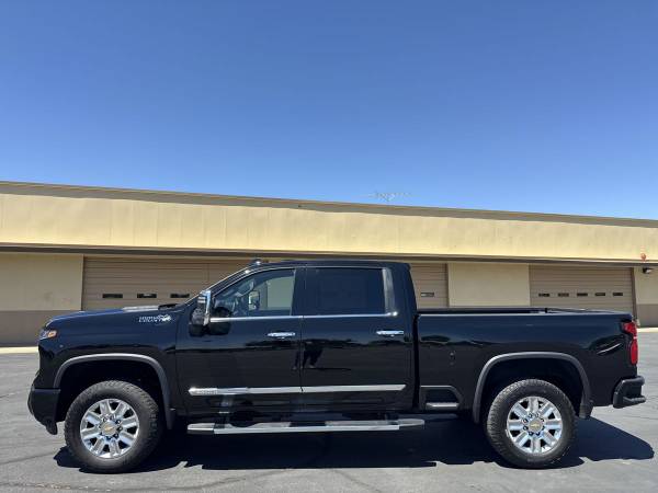 2024 Chevrolet Silverado 2500HD High - Photo 4
