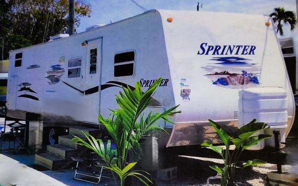 $1,000 / 2br - RV de 29FT, Como Nuevo 'Aire Acondicionado 2022', 'Calentador de Agua Instantáneo 2023' "Florida Keys" (Key Largo)63923415680386120