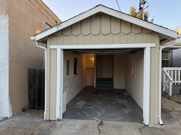 $2,895 / 2br - 800ft2 - casa de 2 habitaciones y 1 baño, patio y garaje (oakland hills / mills)63861212539777120