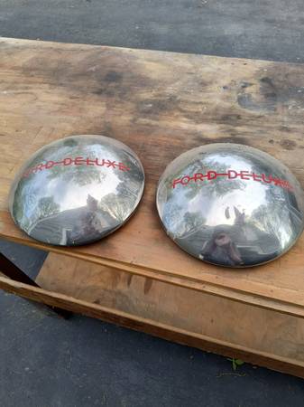 Ford hubcaps 1