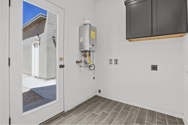 $1775.00 / 4br - 1360ft2 - Modern single unit in El Paso | 14329 Bill Lazor Pkwy | $1775/month63971417714819122