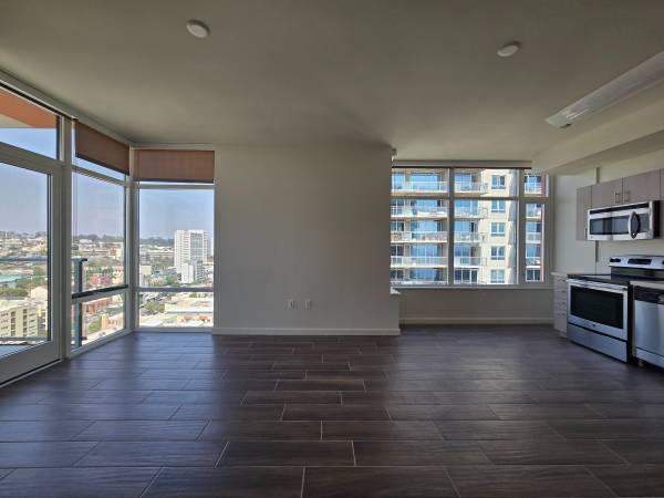 $4,195 / 2br - 922ft2 - Your Forever Home Awaits at Ariel Suites (Little Italy)63865815240449123
