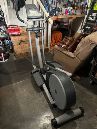 Elliptical Machine (Can Deliver) 1