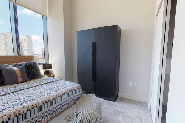 $4.500 / 3 hab - 1272 pies² - LUJO 3/2 CON LAVADORA/SECADORA, APARCAMIENTO, PISCINA, GIMNASIO, ETC... (SOLO $500 DE DEPÓSITO) (CENTRO)63379829372931124