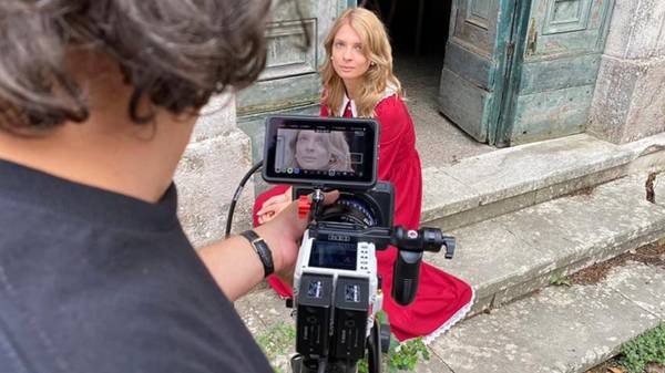 Female Models needed for an indie film director's video shoot 1