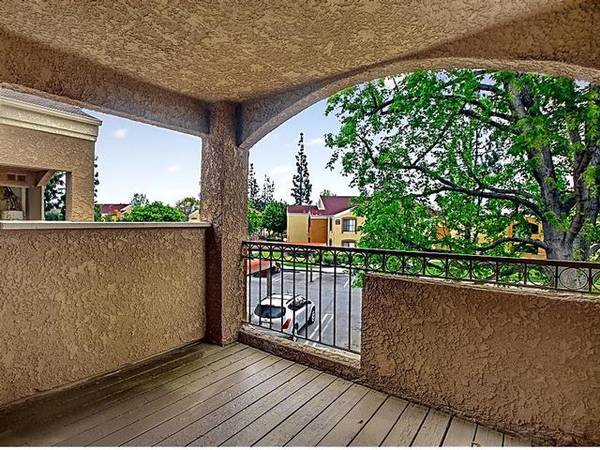 $2,299 / 2br - 873ft2 - Cable or Satellite, Garbage Disposal, Freeway Access, Spa64028081574146123