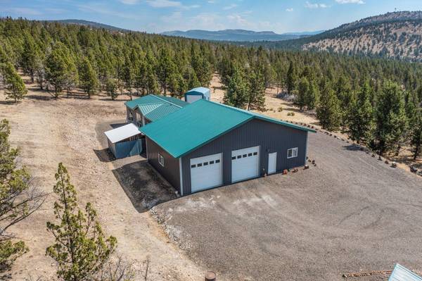 $575,000 / 3br - 1620ft2 - 13.5 Acres, Bordering BLM with massive shop (Prineville)63839291444353121